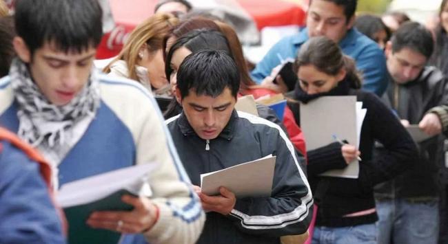 Más de 880 mil jóvenes egresados buscan empleo: Congreso CDMX actúa para apoyar su inserción