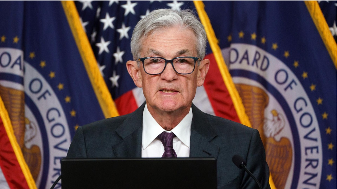 Presidente de la Fed admite investigación en su contra y defiende la independencia monetaria