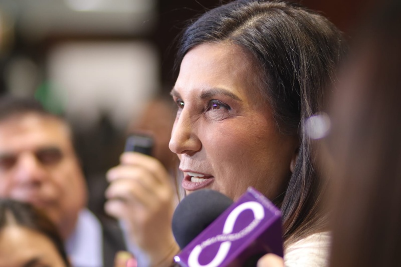 Kenia López Rabadán fiscaliza errores técnicos en minuta de reforma constitucional